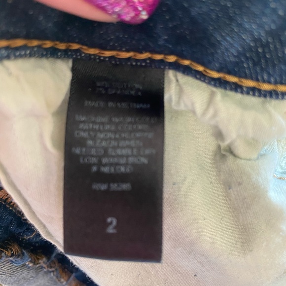 Express distressed, raw edge jean shorts - Picture 3 of 4